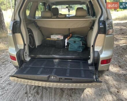 Бежевый Мицубиси Аутлендер, объемом двигателя 3 л и пробегом 176 тыс. км за 11000 $, фото 10 на Automoto.ua