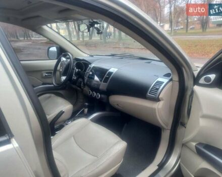 Бежевий Міцубісі Аутлендер, об'ємом двигуна 3 л та пробігом 245 тис. км за 8600 $, фото 10 на Automoto.ua