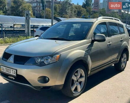 Бежевый Мицубиси Аутлендер, объемом двигателя 3 л и пробегом 358 тыс. км за 7900 $, фото 5 на Automoto.ua