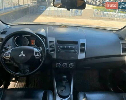 Бежевый Мицубиси Аутлендер, объемом двигателя 3 л и пробегом 358 тыс. км за 7900 $, фото 13 на Automoto.ua