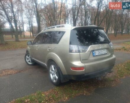 Бежевий Міцубісі Аутлендер, об'ємом двигуна 3 л та пробігом 245 тис. км за 8600 $, фото 4 на Automoto.ua
