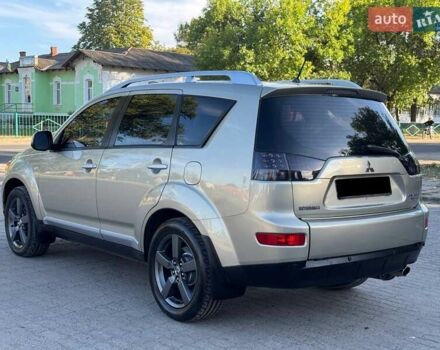 Бежевий Міцубісі Аутлендер, об'ємом двигуна 2.36 л та пробігом 200 тис. км за 8820 $, фото 13 на Automoto.ua