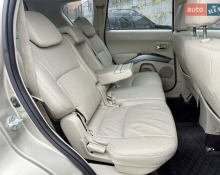 Бежевый Мицубиси Аутлендер, объемом двигателя 3 л и пробегом 210 тыс. км за 9000 $, фото 9 на Automoto.ua