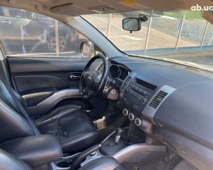 Мицубиси Аутлендер 2007 в Киеве на Automoto.ua Бежевый Мицубиси Аутлендер, объемом двигателя 3 л и пробегом 358 тыс. км за 9900 $, фото 8 на Automoto.ua