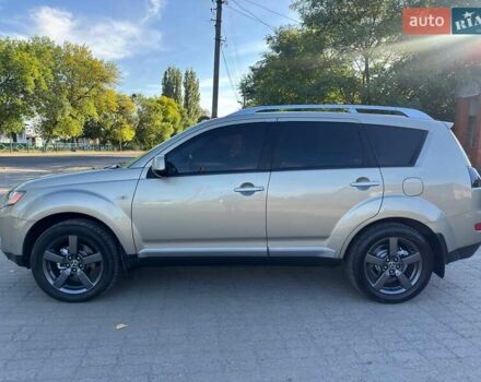 Бежевий Міцубісі Аутлендер, об'ємом двигуна 2.36 л та пробігом 200 тис. км за 8820 $, фото 10 на Automoto.ua