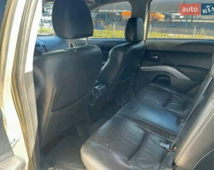 Бежевый Мицубиси Аутлендер, объемом двигателя 3 л и пробегом 358 тыс. км за 7900 $, фото 11 на Automoto.ua