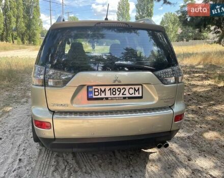 Бежевый Мицубиси Аутлендер, объемом двигателя 3 л и пробегом 176 тыс. км за 11000 $, фото 1 на Automoto.ua