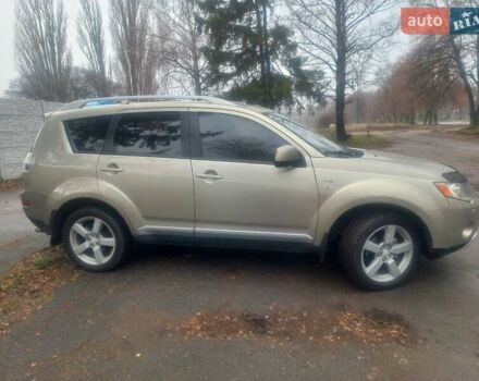 Бежевий Міцубісі Аутлендер, об'ємом двигуна 3 л та пробігом 245 тис. км за 8600 $, фото 2 на Automoto.ua
