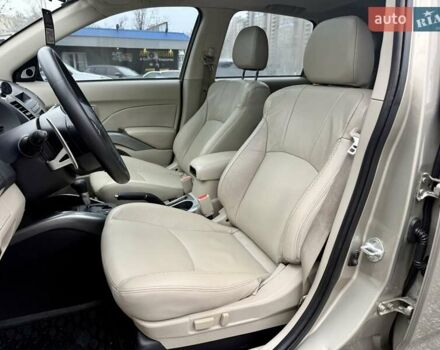 Бежевый Мицубиси Аутлендер, объемом двигателя 3 л и пробегом 210 тыс. км за 9000 $, фото 7 на Automoto.ua