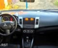 Бежевий Міцубісі Аутлендер, об'ємом двигуна 3 л та пробігом 295 тис. км за 9600 $, фото 6 на Automoto.ua