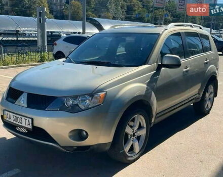 Бежевый Мицубиси Аутлендер, объемом двигателя 3 л и пробегом 358 тыс. км за 7900 $, фото 8 на Automoto.ua