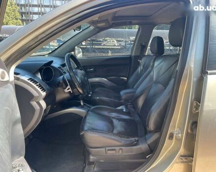 Мицубиси Аутлендер 2007 в Киеве на Automoto.ua Бежевый Мицубиси Аутлендер, объемом двигателя 3 л и пробегом 358 тыс. км за 9900 $, фото 10 на Automoto.ua