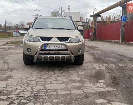 Бежевий Міцубісі Аутлендер, об'ємом двигуна 2.36 л та пробігом 282 тис. км за 7800 $, фото 6 на Automoto.ua