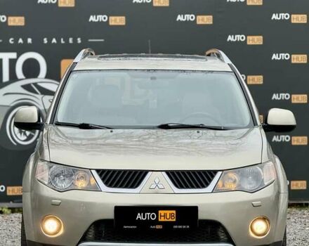 Бежевый Мицубиси Аутлендер, объемом двигателя 3 л и пробегом 210 тыс. км за 9000 $, фото 3 на Automoto.ua