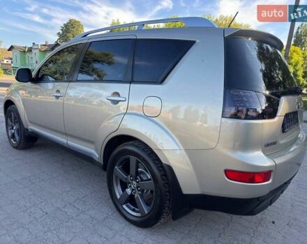 Бежевий Міцубісі Аутлендер, об'ємом двигуна 2.36 л та пробігом 200 тис. км за 8820 $, фото 15 на Automoto.ua