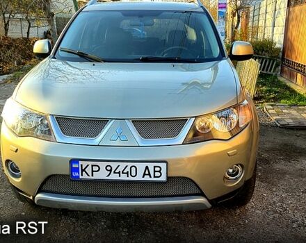 Бежевий Міцубісі Аутлендер, об'ємом двигуна 3 л та пробігом 295 тис. км за 9600 $, фото 2 на Automoto.ua