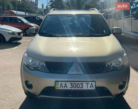 Бежевый Мицубиси Аутлендер, объемом двигателя 3 л и пробегом 358 тыс. км за 7900 $, фото 6 на Automoto.ua