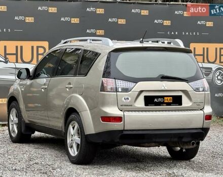 Бежевый Мицубиси Аутлендер, объемом двигателя 3 л и пробегом 210 тыс. км за 9000 $, фото 4 на Automoto.ua
