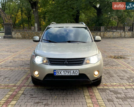 Бежевый Мицубиси Аутлендер, объемом двигателя 3 л и пробегом 330 тыс. км за 7800 $, фото 10 на Automoto.ua