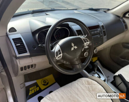 Бежевий Міцубісі Аутлендер, об'ємом двигуна 2.4 л та пробігом 195 тис. км за 8500 $, фото 8 на Automoto.ua