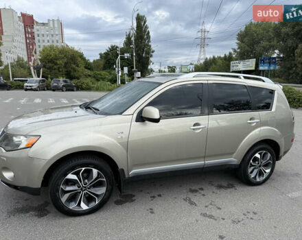 Міцубісі Аутлендер 2008 у Києві на Automoto.ua Бежевий Міцубісі Аутлендер, об'ємом двигуна 3 л та пробігом 337 тис. км за 11900 $, фото 7 на Automoto.ua