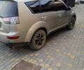 Бежевый Мицубиси Аутлендер, объемом двигателя 3 л и пробегом 220 тыс. км за 10000 $, фото 1 на Automoto.ua