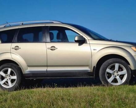 Бежевий Міцубісі Аутлендер, об'ємом двигуна 2.36 л та пробігом 256 тис. км за 8000 $, фото 4 на Automoto.ua