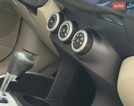 Бежевый Мицубиси Аутлендер, объемом двигателя 3 л и пробегом 178 тыс. км за 9450 $, фото 54 на Automoto.ua