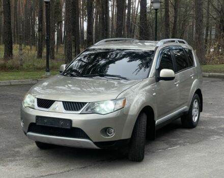 Бежевый Мицубиси Аутлендер, объемом двигателя 3 л и пробегом 240 тыс. км за 8200 $, фото 1 на Automoto.ua