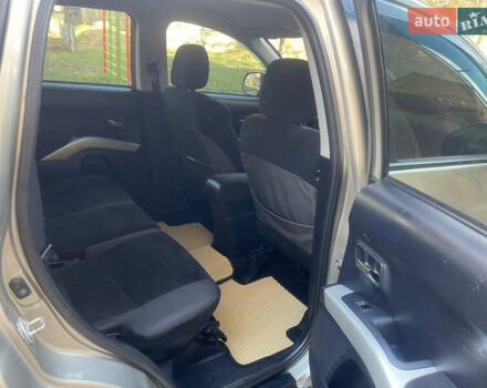 Бежевый Мицубиси Аутлендер, объемом двигателя 3 л и пробегом 246 тыс. км за 8250 $, фото 17 на Automoto.ua