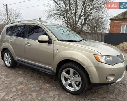 Бежевый Мицубиси Аутлендер, объемом двигателя 3 л и пробегом 178 тыс. км за 9450 $, фото 6 на Automoto.ua