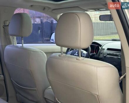 Бежевый Мицубиси Аутлендер, объемом двигателя 3 л и пробегом 178 тыс. км за 9450 $, фото 42 на Automoto.ua