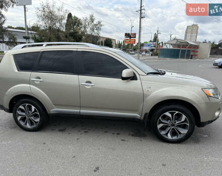 Міцубісі Аутлендер 2008 у Києві на Automoto.ua Бежевий Міцубісі Аутлендер, об'ємом двигуна 3 л та пробігом 337 тис. км за 11900 $, фото 4 на Automoto.ua