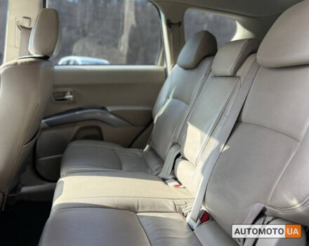 Бежевий Міцубісі Аутлендер, об'ємом двигуна 2.4 л та пробігом 195 тис. км за 8500 $, фото 24 на Automoto.ua