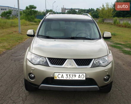 Бежевий Міцубісі Аутлендер, об'ємом двигуна 2.36 л та пробігом 207 тис. км за 10800 $, фото 25 на Automoto.ua