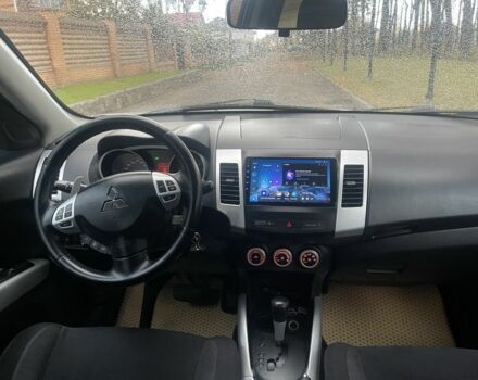 Бежевый Мицубиси Аутлендер, объемом двигателя 3 л и пробегом 240 тыс. км за 8200 $, фото 5 на Automoto.ua