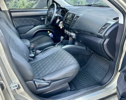 Бежевый Мицубиси Аутлендер, объемом двигателя 2.4 л и пробегом 226 тыс. км за 8999 $, фото 16 на Automoto.ua