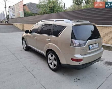 Бежевий Міцубісі Аутлендер, об'ємом двигуна 3 л та пробігом 266 тис. км за 8500 $, фото 4 на Automoto.ua