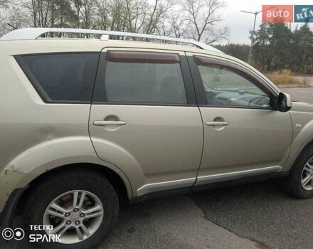 Бежевий Міцубісі Аутлендер, об'ємом двигуна 2.4 л та пробігом 290 тис. км за 6800 $, фото 2 на Automoto.ua