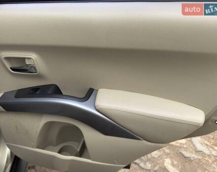 Бежевый Мицубиси Аутлендер, объемом двигателя 3 л и пробегом 178 тыс. км за 9450 $, фото 39 на Automoto.ua