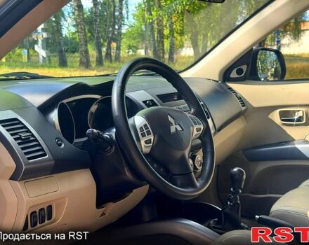 Бежевий Міцубісі Аутлендер, об'ємом двигуна 2.2 л та пробігом 173 тис. км за 8950 $, фото 4 на Automoto.ua