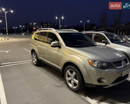Міцубісі Аутлендер 2008 у Києві на Automoto.ua Бежевий Міцубісі Аутлендер, об'ємом двигуна 3 л та пробігом 337 тис. км за 11900 $, фото 1 на Automoto.ua