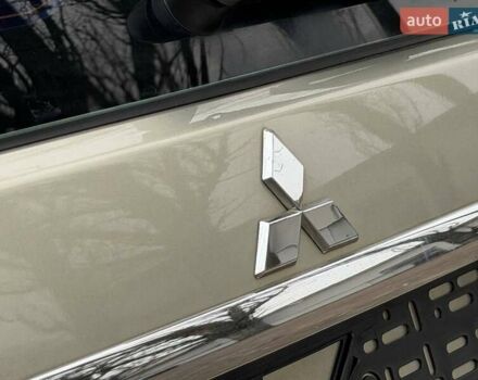 Бежевый Мицубиси Аутлендер, объемом двигателя 3 л и пробегом 178 тыс. км за 9450 $, фото 17 на Automoto.ua