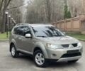 Бежевий Міцубісі Аутлендер, об'ємом двигуна 3 л та пробігом 240 тис. км за 8200 $, фото 1 на Automoto.ua