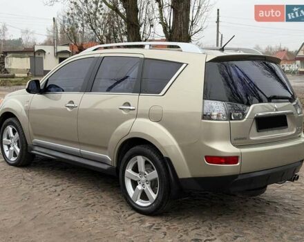 Бежевый Мицубиси Аутлендер, объемом двигателя 3 л и пробегом 178 тыс. км за 9450 $, фото 12 на Automoto.ua