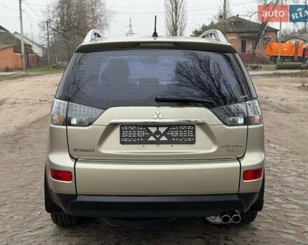 Бежевый Мицубиси Аутлендер, объемом двигателя 3 л и пробегом 178 тыс. км за 9450 $, фото 13 на Automoto.ua