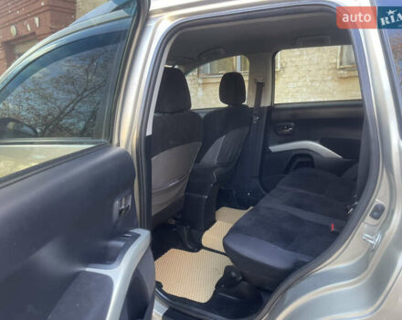 Бежевый Мицубиси Аутлендер, объемом двигателя 3 л и пробегом 246 тыс. км за 8250 $, фото 12 на Automoto.ua