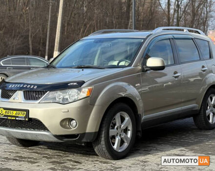 Бежевий Міцубісі Аутлендер, об'ємом двигуна 2.4 л та пробігом 195 тис. км за 8500 $, фото 2 на Automoto.ua