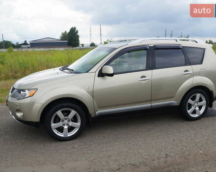 Бежевий Міцубісі Аутлендер, об'ємом двигуна 2.36 л та пробігом 207 тис. км за 10800 $, фото 6 на Automoto.ua