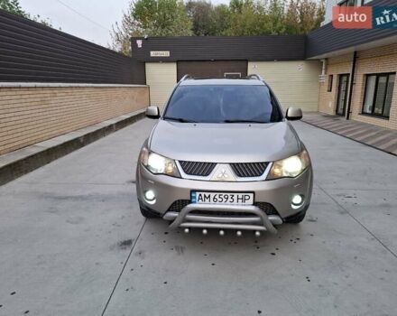 Бежевий Міцубісі Аутлендер, об'ємом двигуна 3 л та пробігом 266 тис. км за 8500 $, фото 1 на Automoto.ua